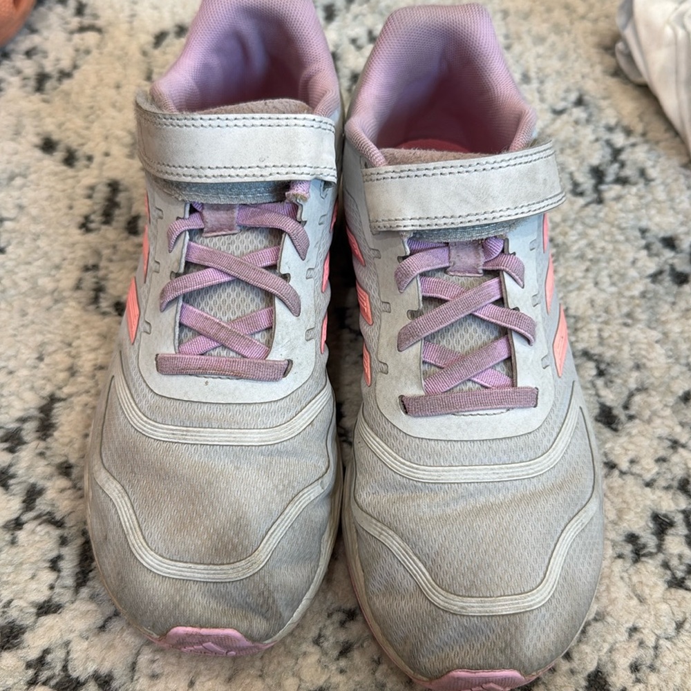 Girls Adidas tennis shoes size 2.5